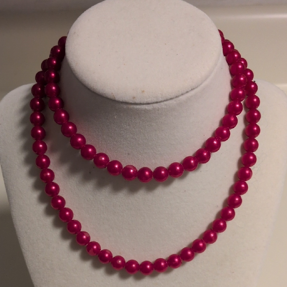 Elegant Red Beaded Necklace
